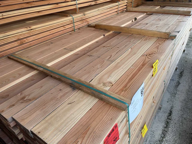 Douglas planken geschaafd 4000x138x24mm (120x) - afbeelding 1 van  3