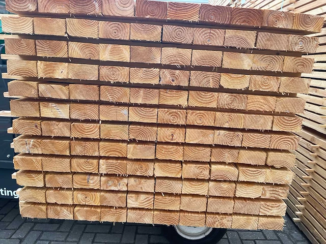 Douglas regels fijnbezaagd 5000x75x50mm (79x) - afbeelding 3 van  4