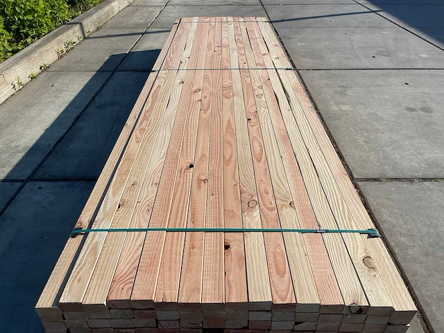Douglas regels geschaafd 3000x70x45mm (96x) - afbeelding 1 van  3