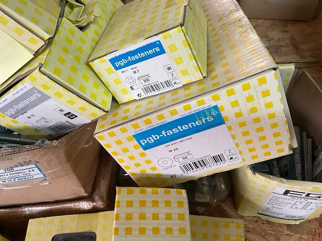 Dozen bouten ringen scharnieren moeren - afbeelding 4 van  9
