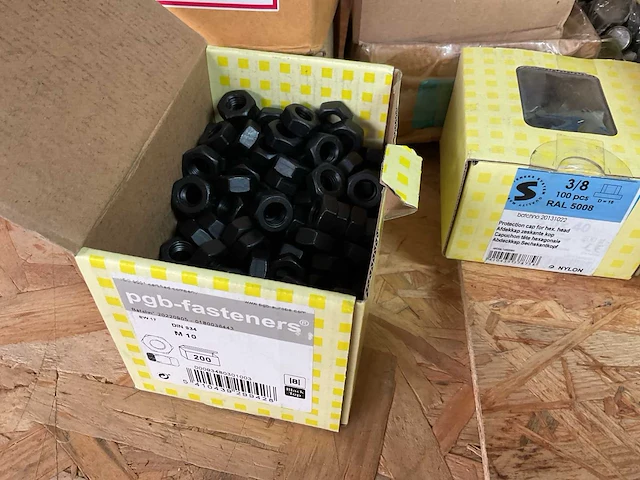 Dozen bouten ringen scharnieren moeren - afbeelding 9 van  9