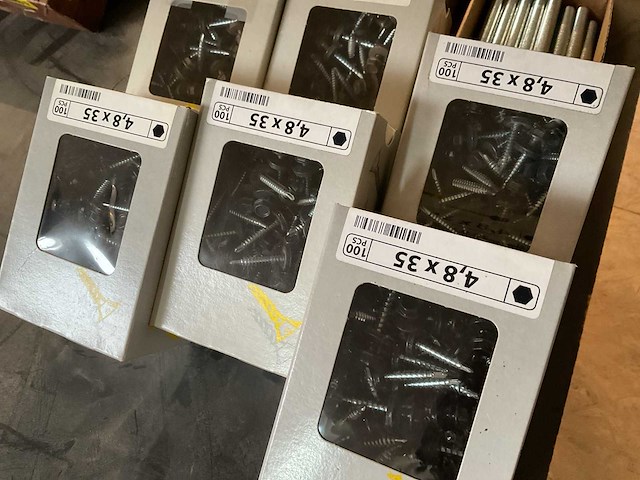 Dozen dakplaat schroeven en draadstangen - afbeelding 8 van  8