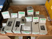 Dozen inox houtbouten en moeren - afbeelding 1 van  7