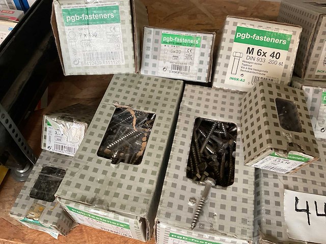 Dozen inox houtbouten en moeren - afbeelding 5 van  7