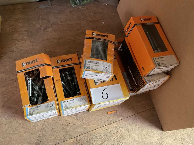 Dozen met anker bouten - afbeelding 7 van  7