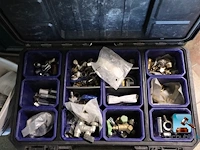 Dozen met sanitairverbindingsstukken - afbeelding 4 van  5