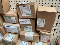Dozen plaat schroeven en bouten - afbeelding 2 van  6