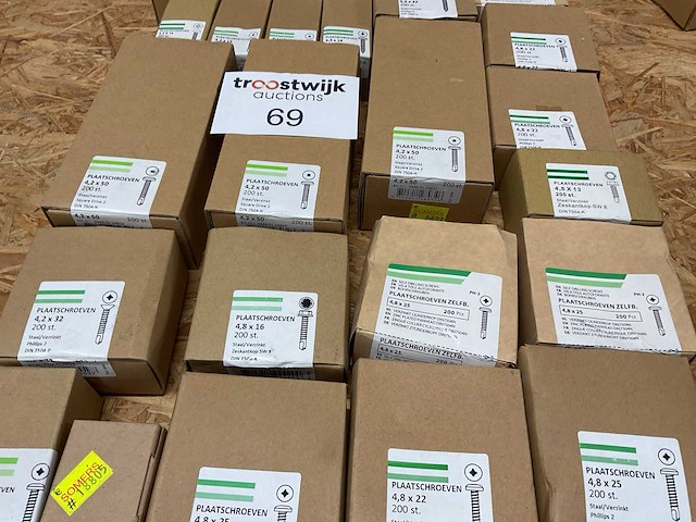 Dozen schroeven en houtschroeven - afbeelding 3 van  7
