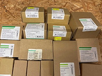 Dozen schroeven en houtschroeven - afbeelding 6 van  7