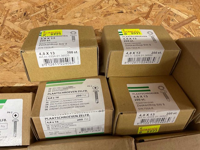 Dozen schroeven en houtschroeven - afbeelding 7 van  7