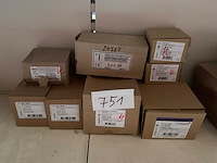 Dozen schroeven - afbeelding 1 van  5