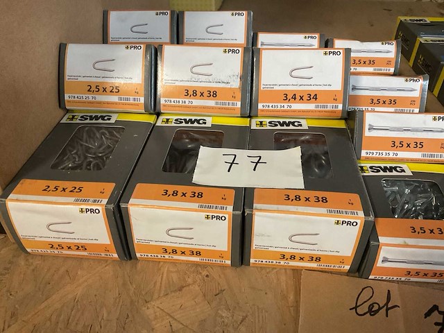 Dozen staalnagels en krammen - afbeelding 2 van  7