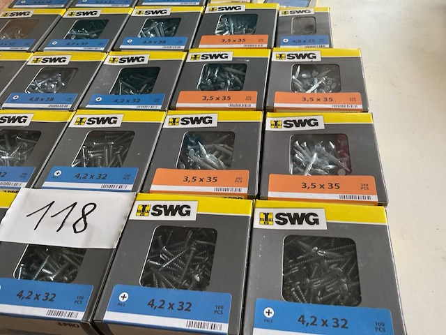 Dozen staalnagels en schroeven - afbeelding 5 van  7