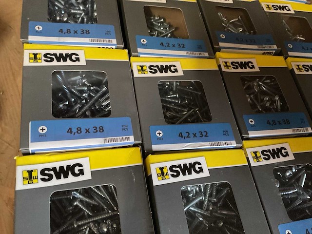 Dozen staalnagels en schroeven - afbeelding 6 van  8