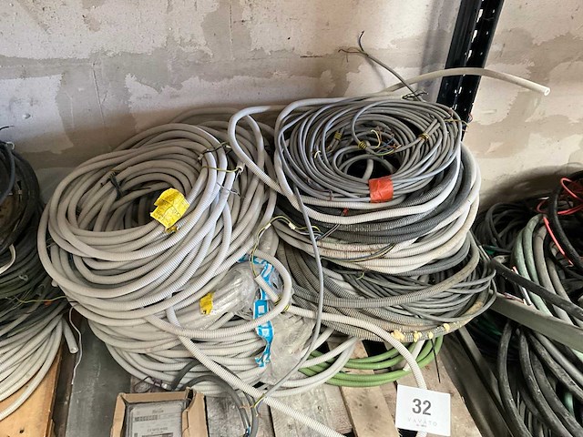 Draad, kabels & snoeren - afbeelding 7 van  13