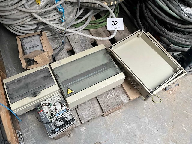 Draad, kabels & snoeren - afbeelding 8 van  13