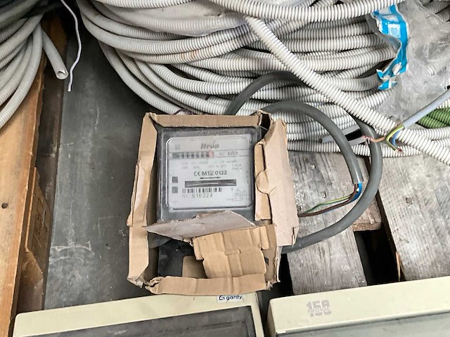 Draad, kabels & snoeren - afbeelding 11 van  13