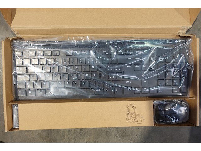 Draadloos toetsenbord + muis amazonbasics - afbeelding 2 van  2