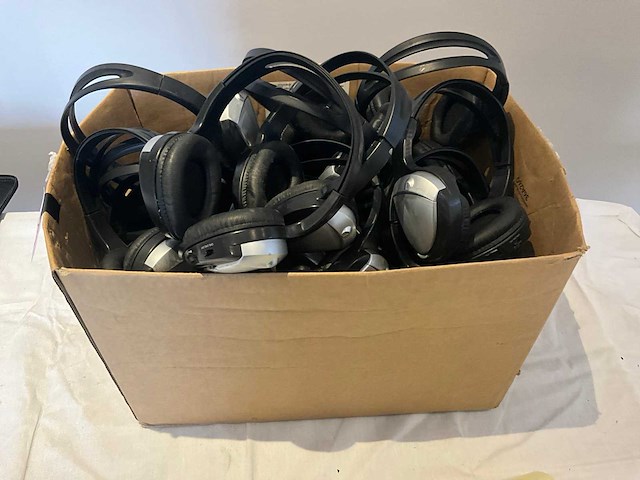 Draadloze hoofdtelefoon (30x) - afbeelding 2 van  4