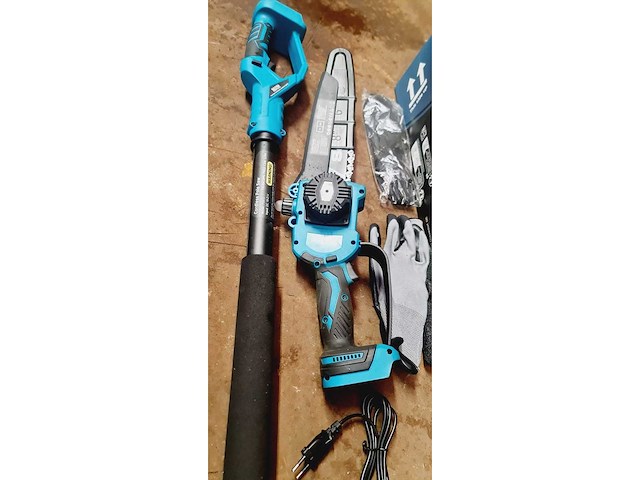 Draadloze kettingzaag met telescopische steel - afbeelding 1 van  10