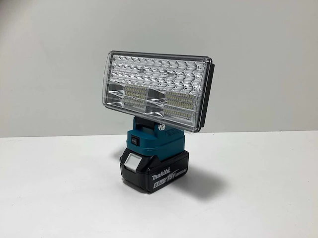 Draadloze led werk- bouwlamp - geschikt voor makita 18v accu’s - 1200lm - afbeelding 2 van  10