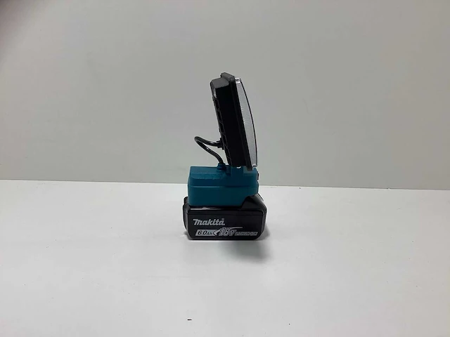 Draadloze led werk- bouwlamp - geschikt voor makita 18v accu’s - 1200lm - afbeelding 6 van  10