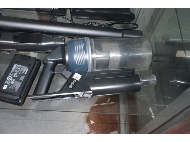 Draadloze steelstofzuiger samsung vs20c954ftb/wa met toebehoren (b430) - afbeelding 3 van  7