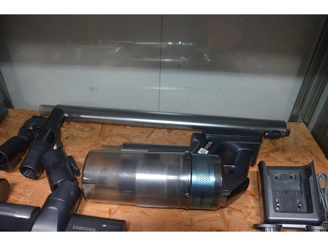 Draadloze steelstofzuiger samsung vs20t7532t1 met toebehoren (b430) - afbeelding 6 van  7