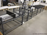 Draadstalen presentatiemeubels - afbeelding 1 van  3