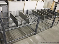 Draadstalen presentatiemeubels - afbeelding 2 van  3