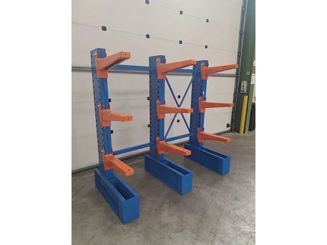 Draagarmstelling 3kolommen, 4 niveaus 600mm - afbeelding 2 van  2
