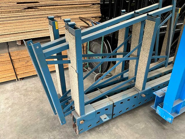 Draagarmstelling 630cm hoog - 3 staanders - afbeelding 2 van  7