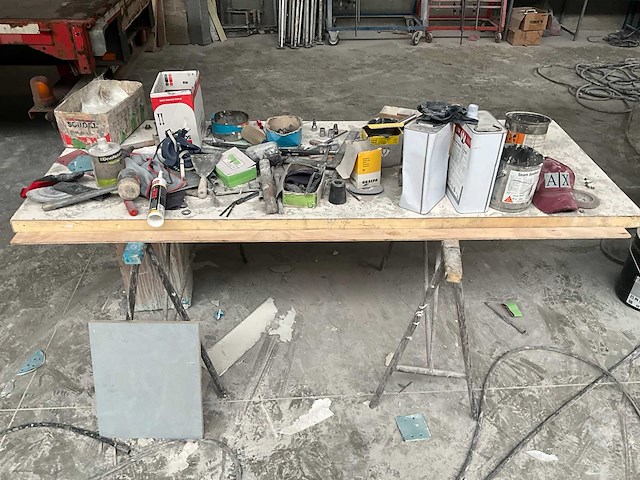 Draagarmstelling en werktafel - afbeelding 4 van  16