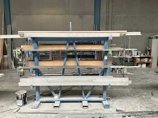 Draagarmstelling en werktafel - afbeelding 9 van  16