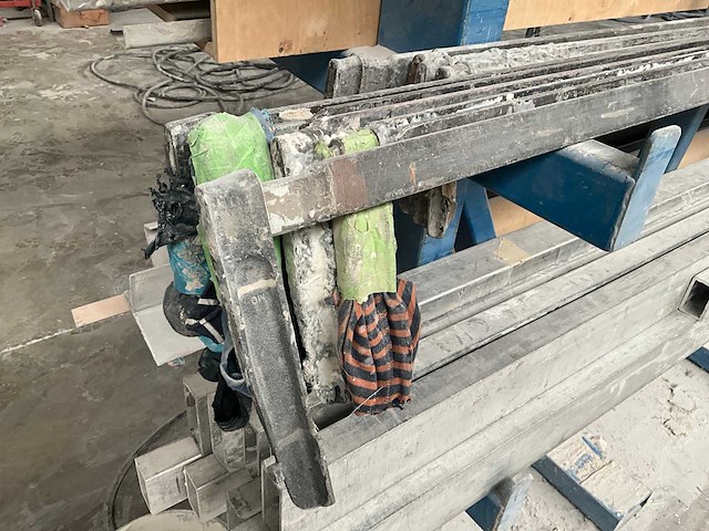 Draagarmstelling en werktafel - afbeelding 11 van  16