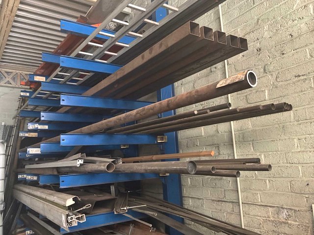 Draagarmstelling enkelvoudig met inhoud - afbeelding 3 van  4