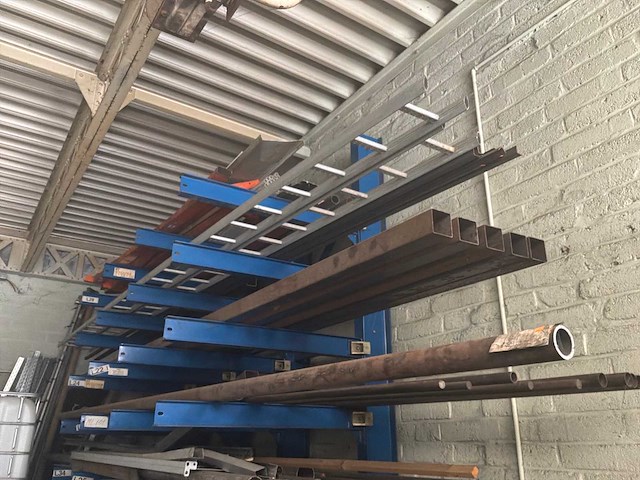 Draagarmstelling enkelvoudig met inhoud - afbeelding 4 van  4