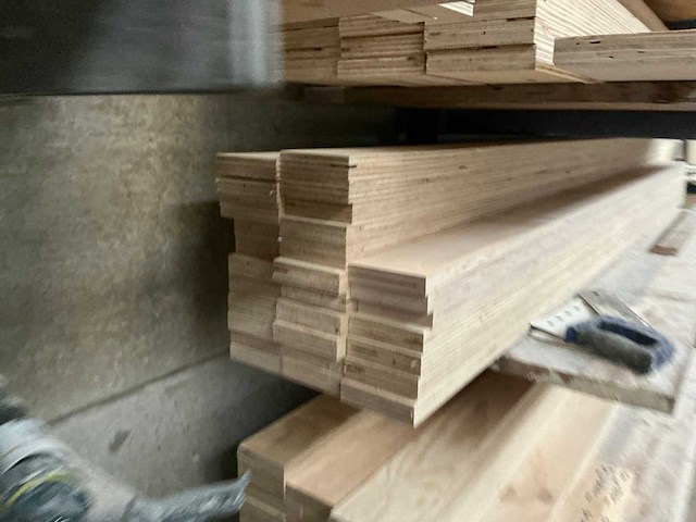 Draagarmstelling met inhoud (4x) - afbeelding 4 van  14