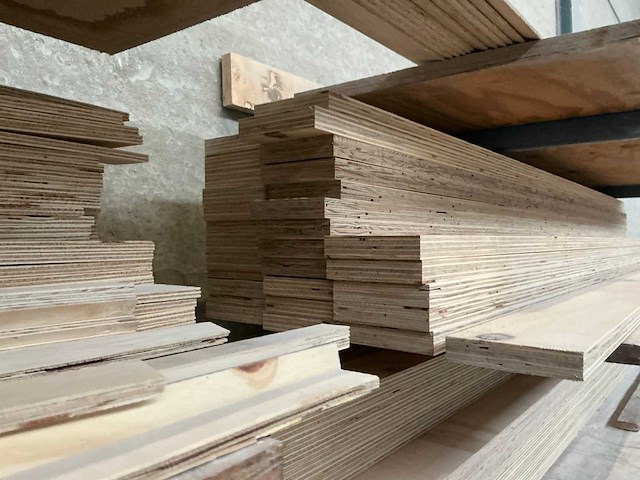 Draagarmstelling met inhoud (4x) - afbeelding 5 van  14