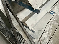 Draagarmstelling met inhoud (4x) - afbeelding 13 van  14