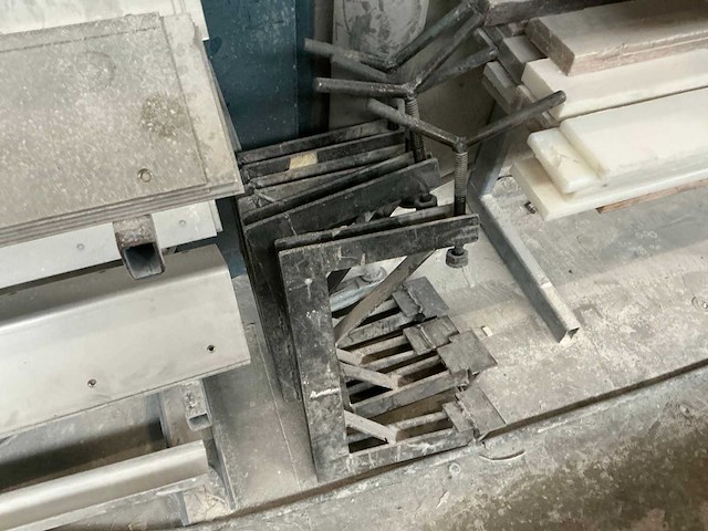 Draagarmstelling met inhoud (4x) - afbeelding 14 van  14