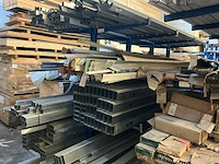 Draagarmstelling met inhoud (7x) - afbeelding 12 van  24