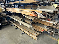 Draagarmstelling met inhoud (7x) - afbeelding 3 van  10