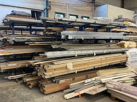 Draagarmstelling met inhoud (7x) - afbeelding 11 van  24