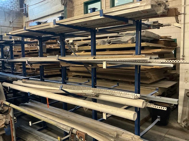 Draagarmstelling met inhoud (7x) - afbeelding 4 van  10