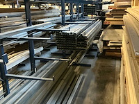 Draagarmstelling met inhoud (7x) - afbeelding 7 van  10