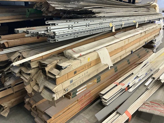 Draagarmstelling met inhoud (7x) - afbeelding 9 van  10