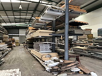 Draagarmstelling met inhoud grote partij isolatiepanelen - afbeelding 4 van  11