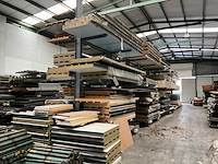 Draagarmstelling met inhoud grote partij isolatiepanelen - afbeelding 6 van  11