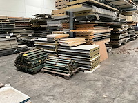 Draagarmstelling met inhoud grote partij isolatiepanelen - afbeelding 7 van  11